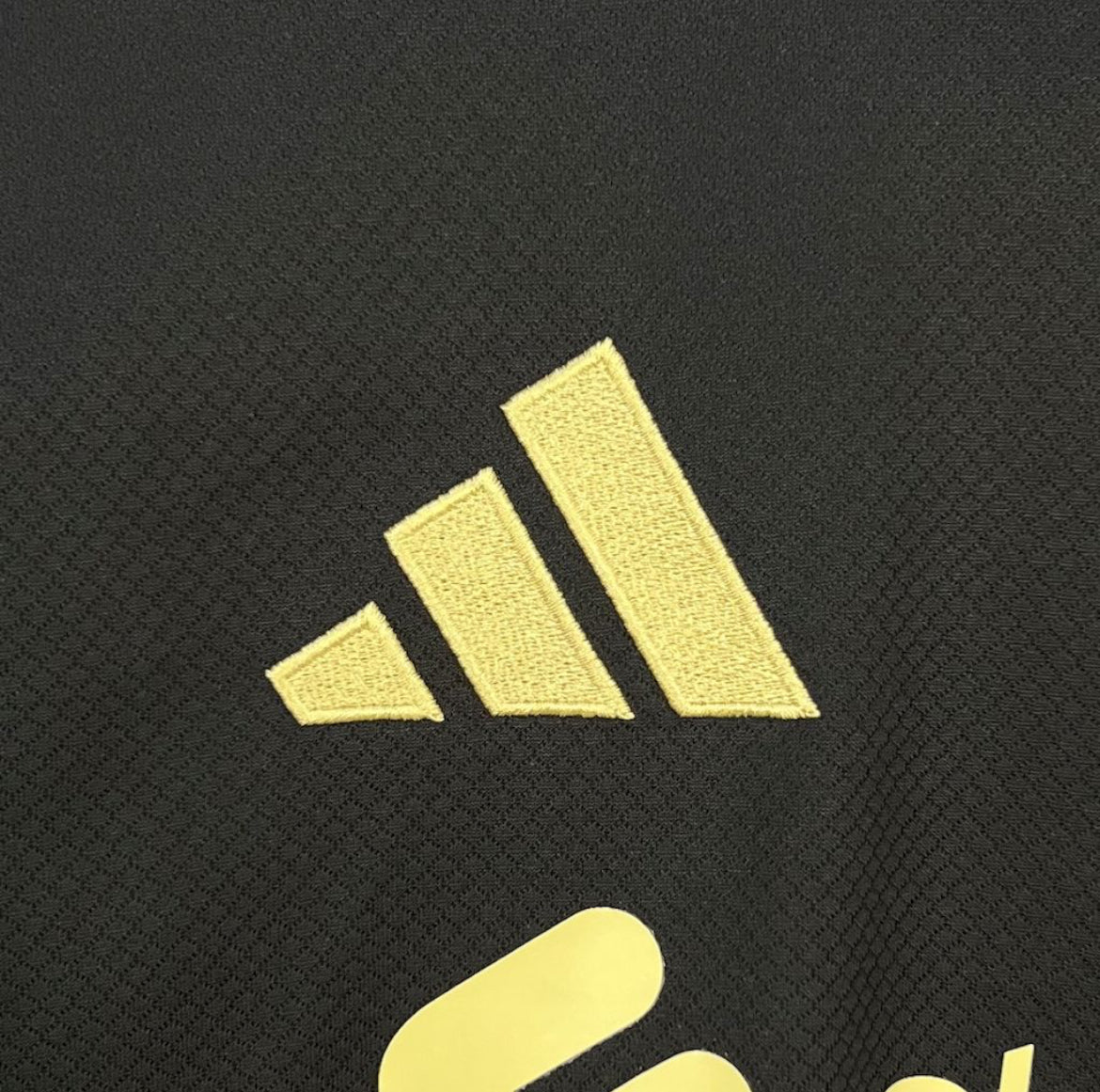 Maillot Concept Liverpool FC Noir/Or 2025-2026