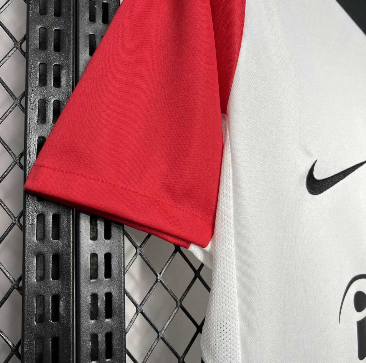 Maillot Frankfurt Domicile 2024-2025