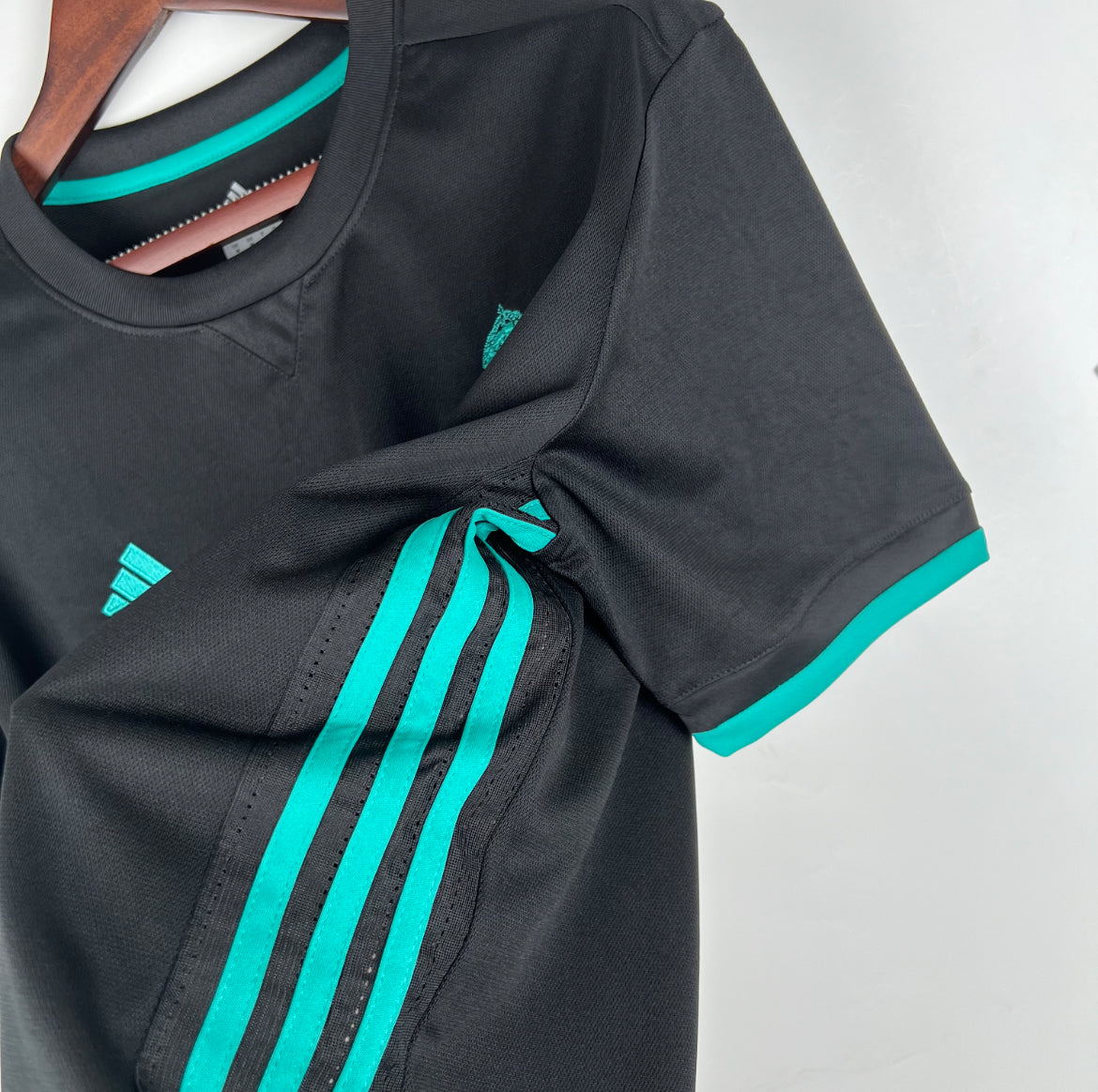 Maillot Rétro Réal Madrid Extérieur 2017-2018
