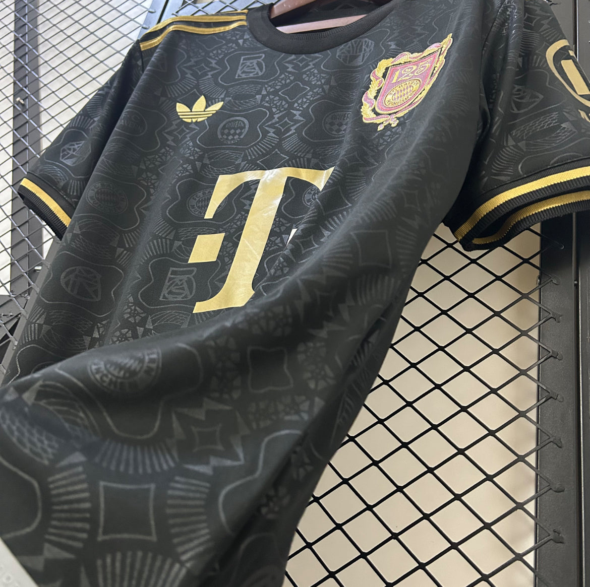Maillot Bayern Munich 125eme anniversaire Black Version